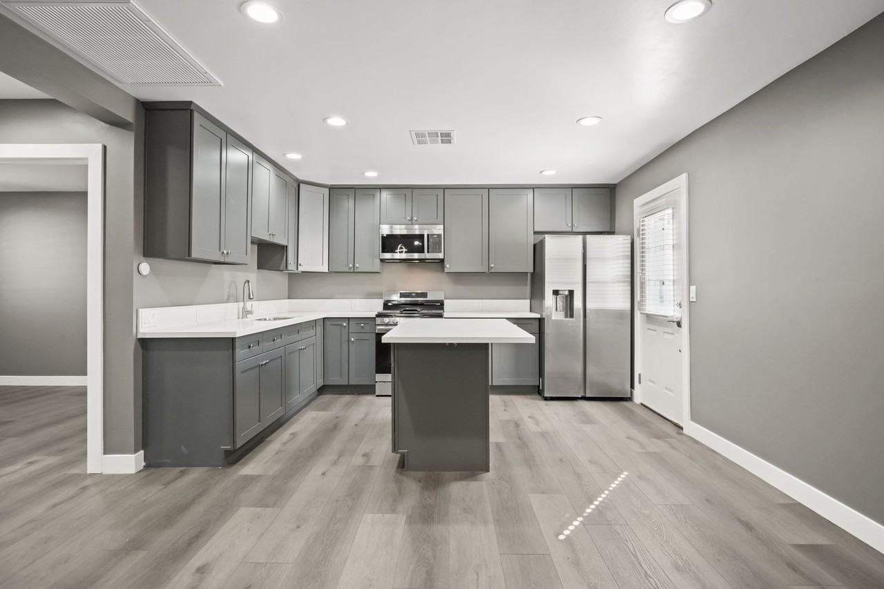 13052 Terra Bella St #NA - Photo 7 of 35