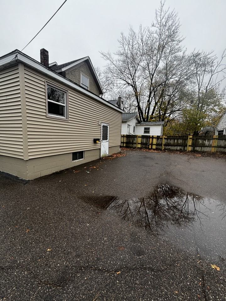 641 Phillips St #1-2 - Photo 2 of 13