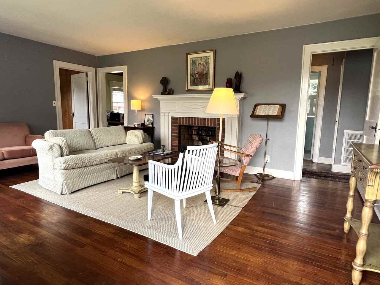 2211 E 42nd St #NA - Photo 3 of 20