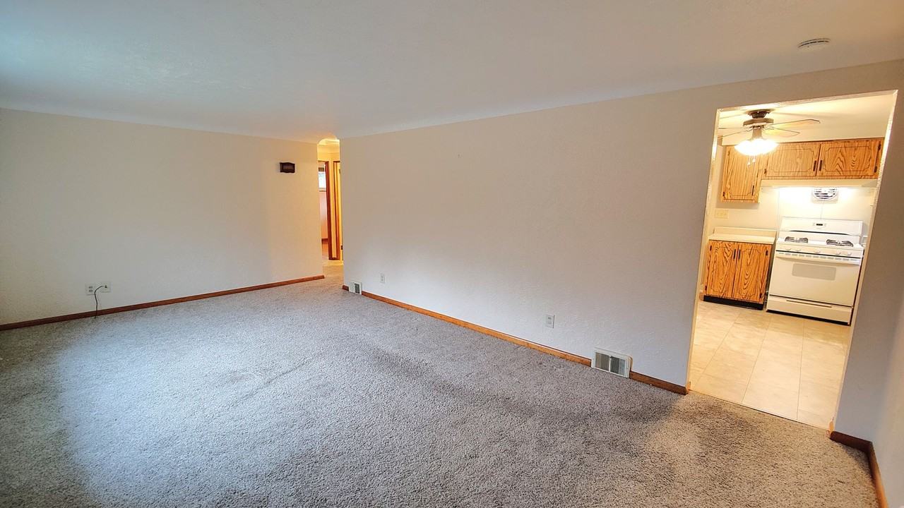 515 Division St - Photo 2 of 30