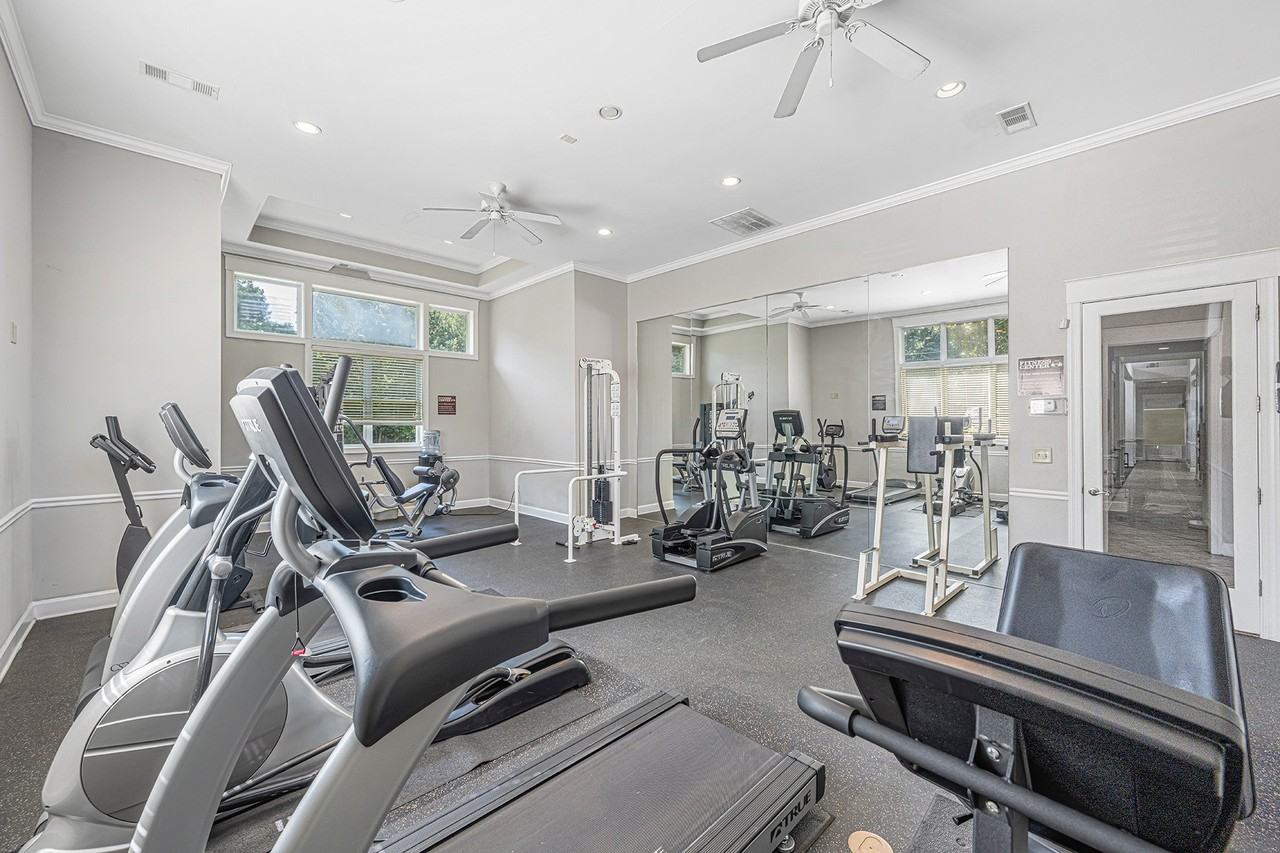 Regency Park Apartments - Photo 4 of 35