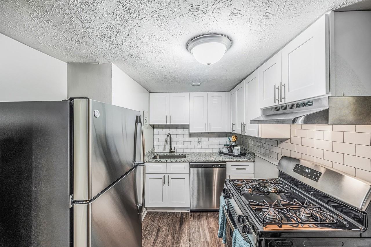 Regency Park Apartments - Photo 7 of 35