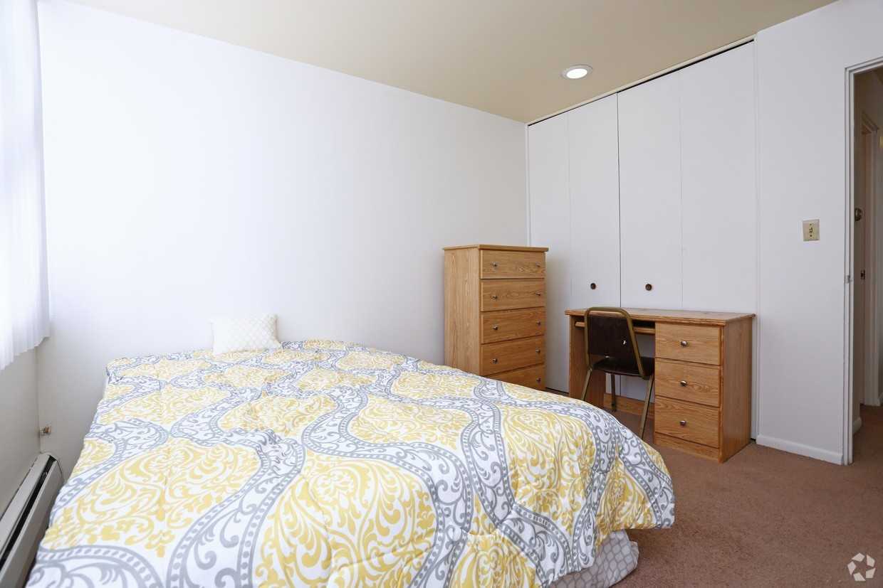 1110ST - Photo 5 of 6