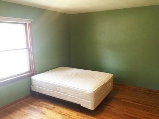 310 W Green St - Photo 4 of 6