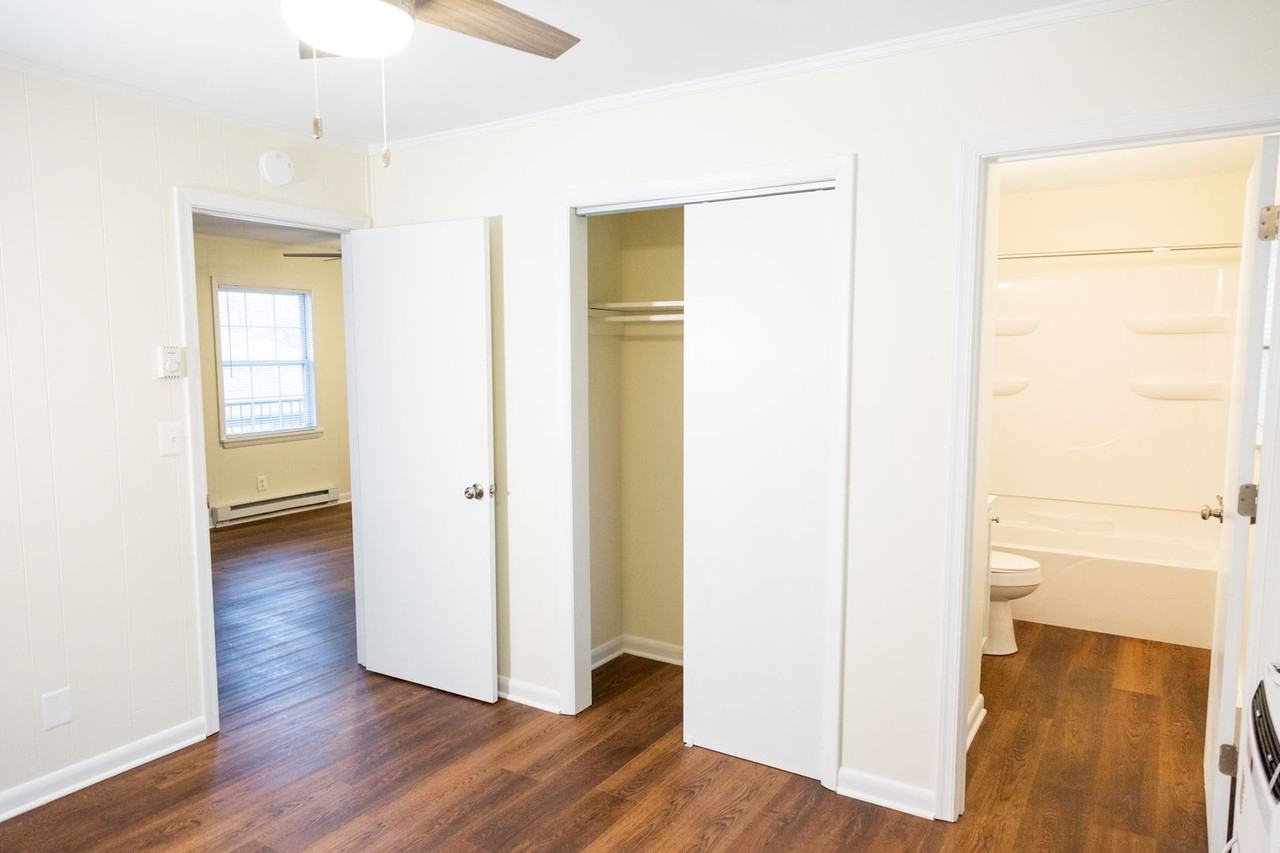 1102 Leonard St - Photo 6 of 19