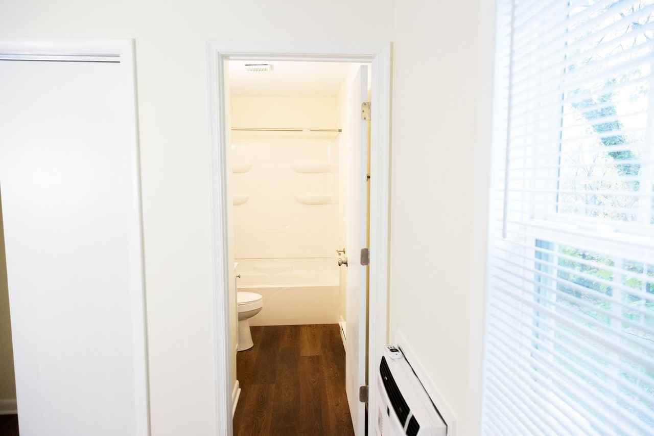 1102 Leonard St - Photo 7 of 19