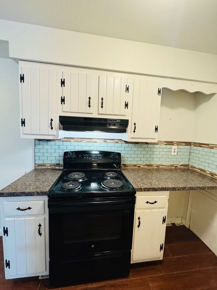 Taylor Court Apartments - Photo 3 of 24