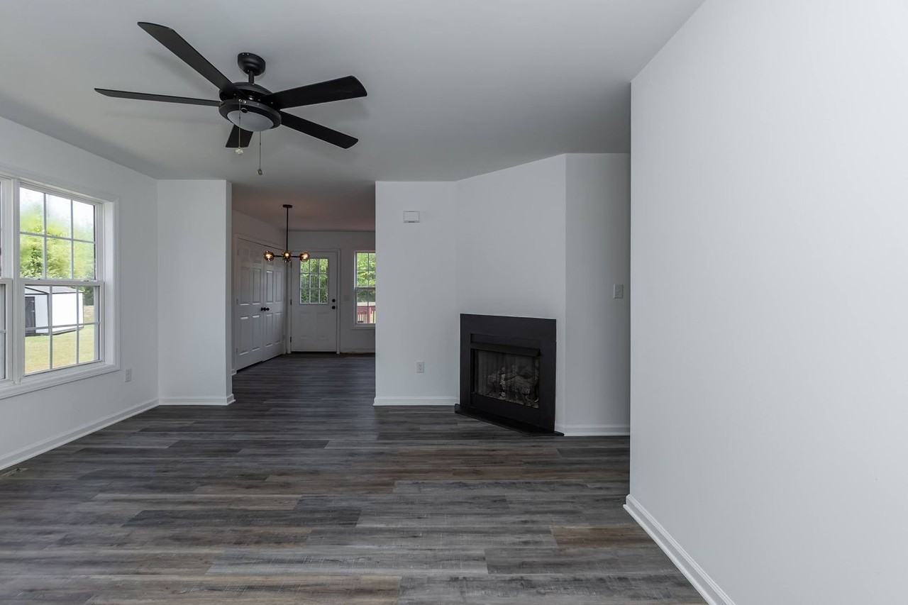 113 Faith Ct - Photo 6 of 17