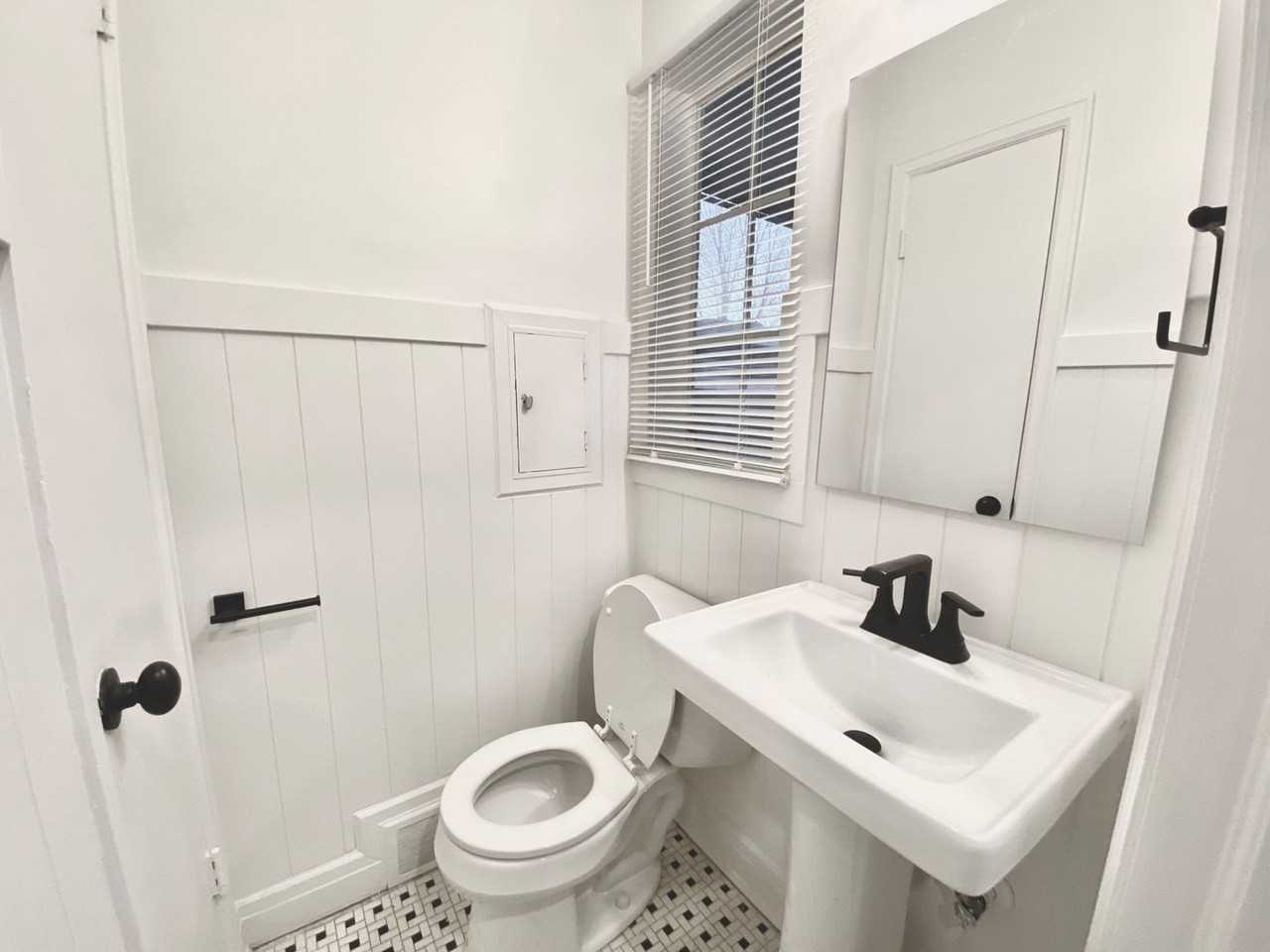 659 S Mccann Ave - Photo 5 of 9