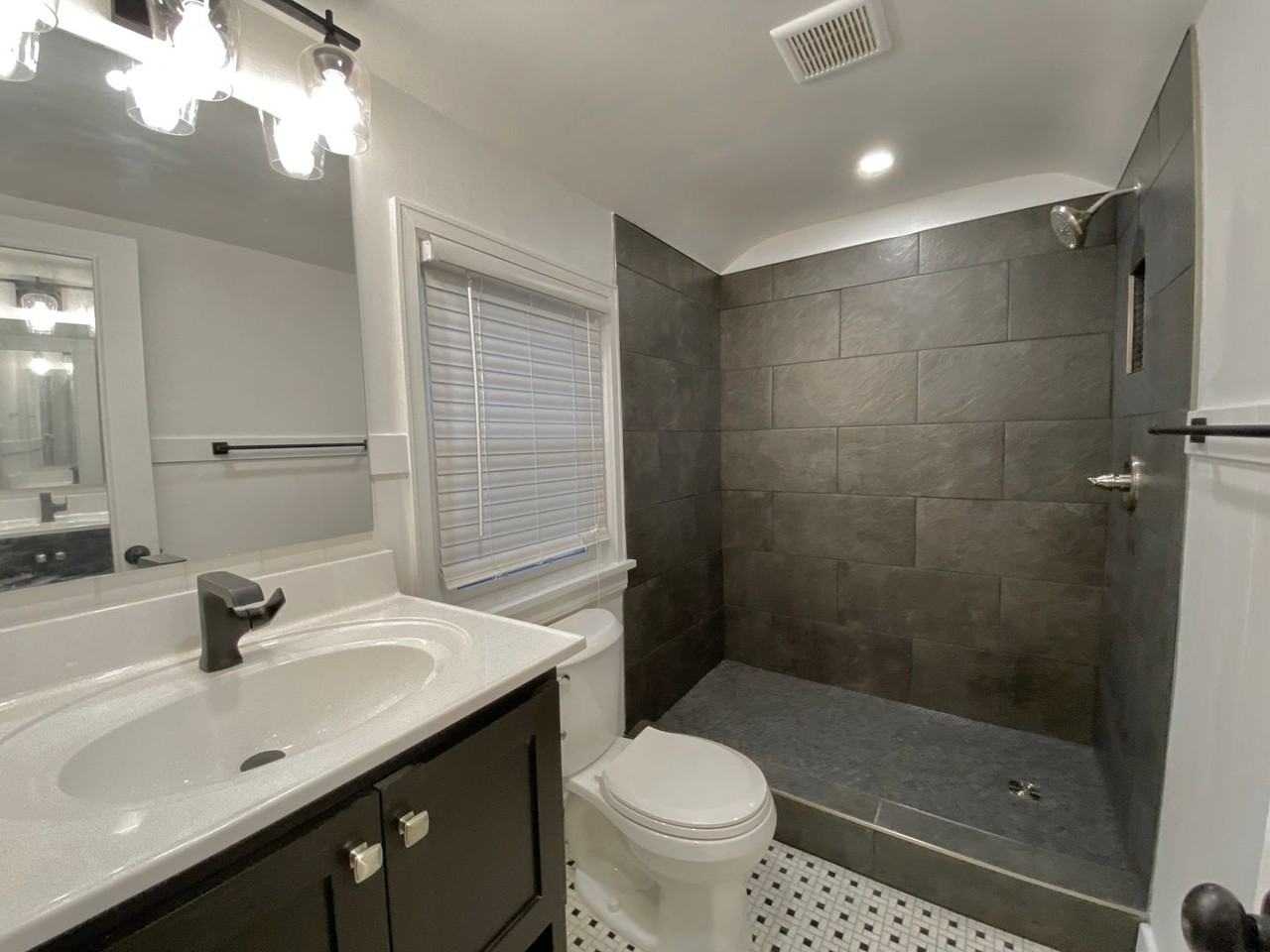 659 S Mccann Ave - Photo 7 of 9