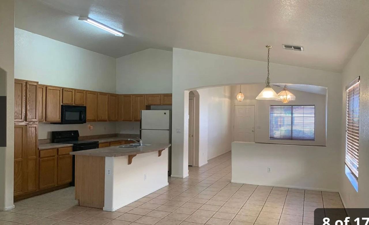 978 E Monteleone St - Photo 3 of 11