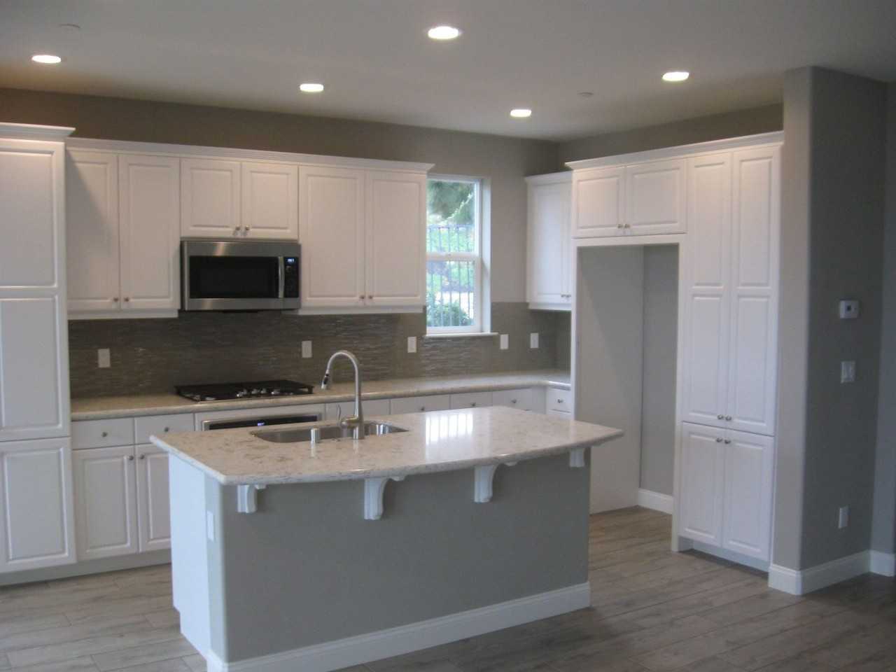 633 Agapanthus Way - Photo 2 of 12