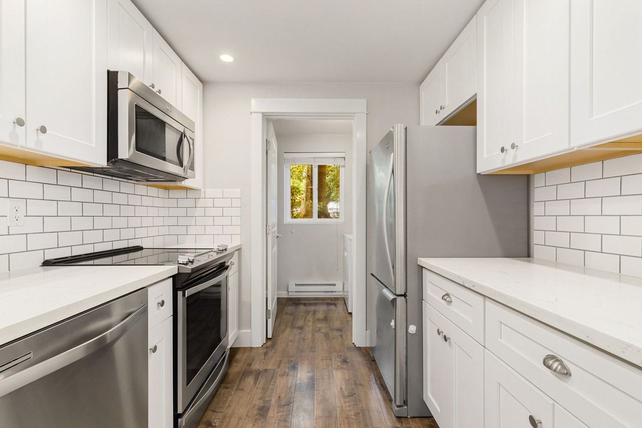 720 Kirkland Cir - Photo 7 of 18