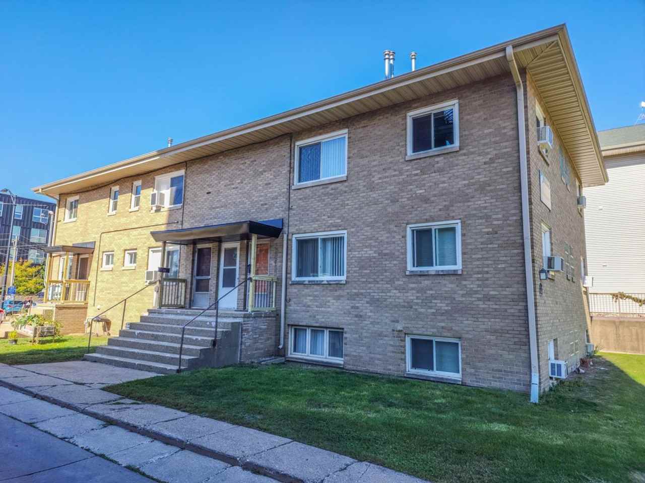 907SE - Photo 3 of 3