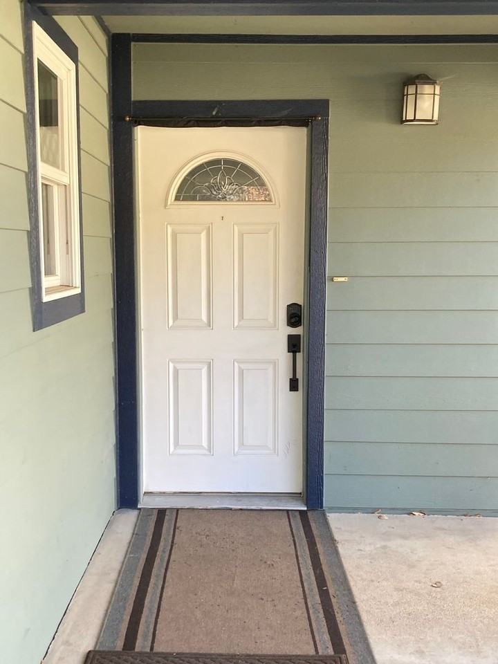 16 Sandstone Dr - Photo 2 of 37