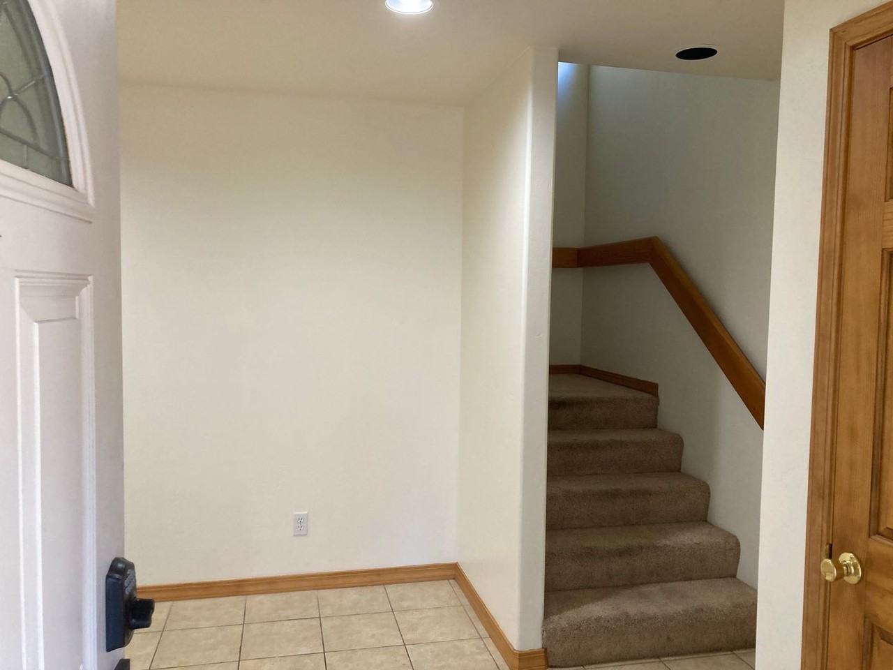 16 Sandstone Dr - Photo 3 of 37