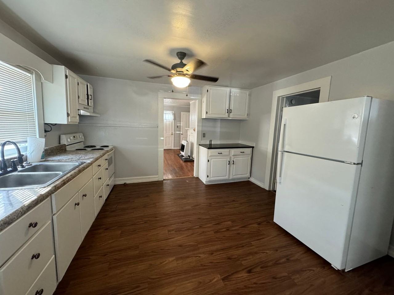 208 North Ave Ne - Photo 4 of 14