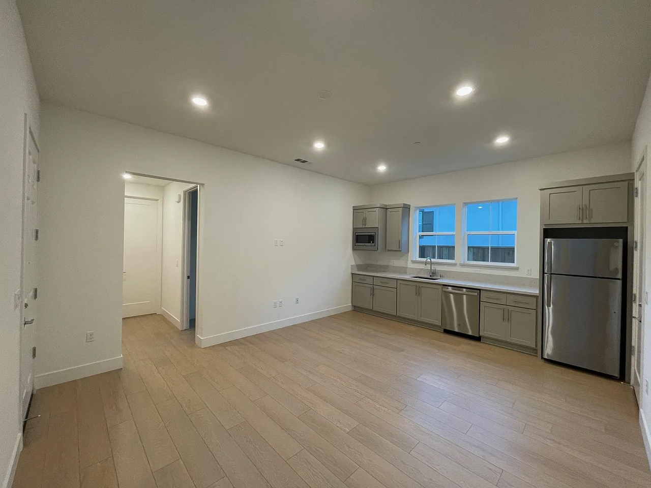 102 Shady Oak Way - Photo 3 of 16