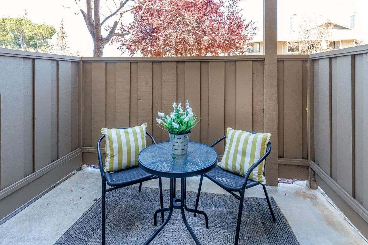 18947 Sara Park Cir - Photo 3 of 12