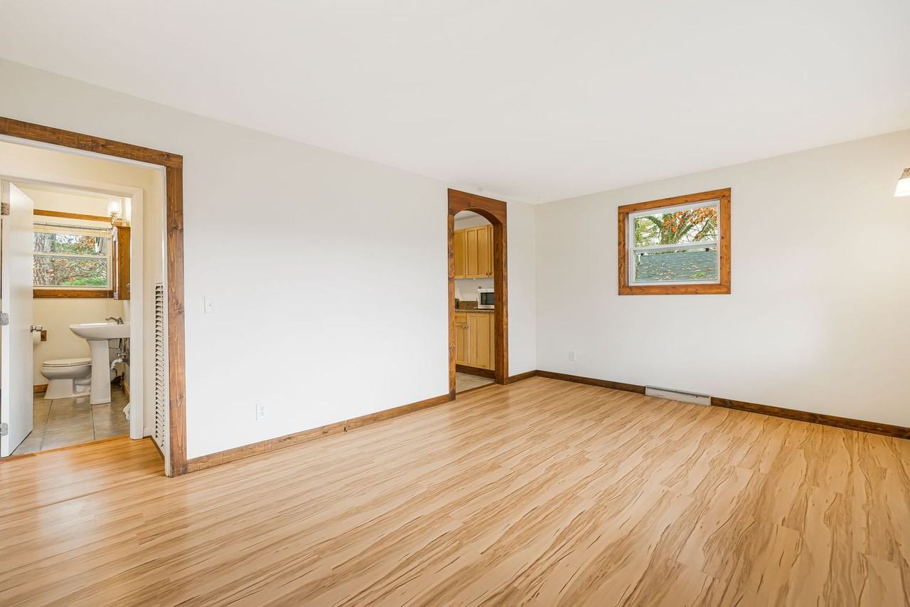 41 Jeffress Ave - Photo 3 of 20