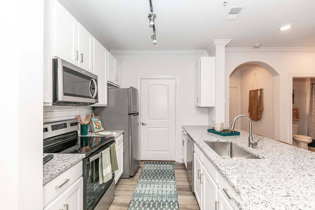 The Jackson Apartments - Photo 3 of 38