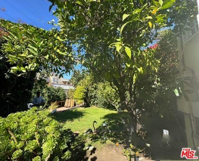 261 S Maple Dr - Photo 2 of 8