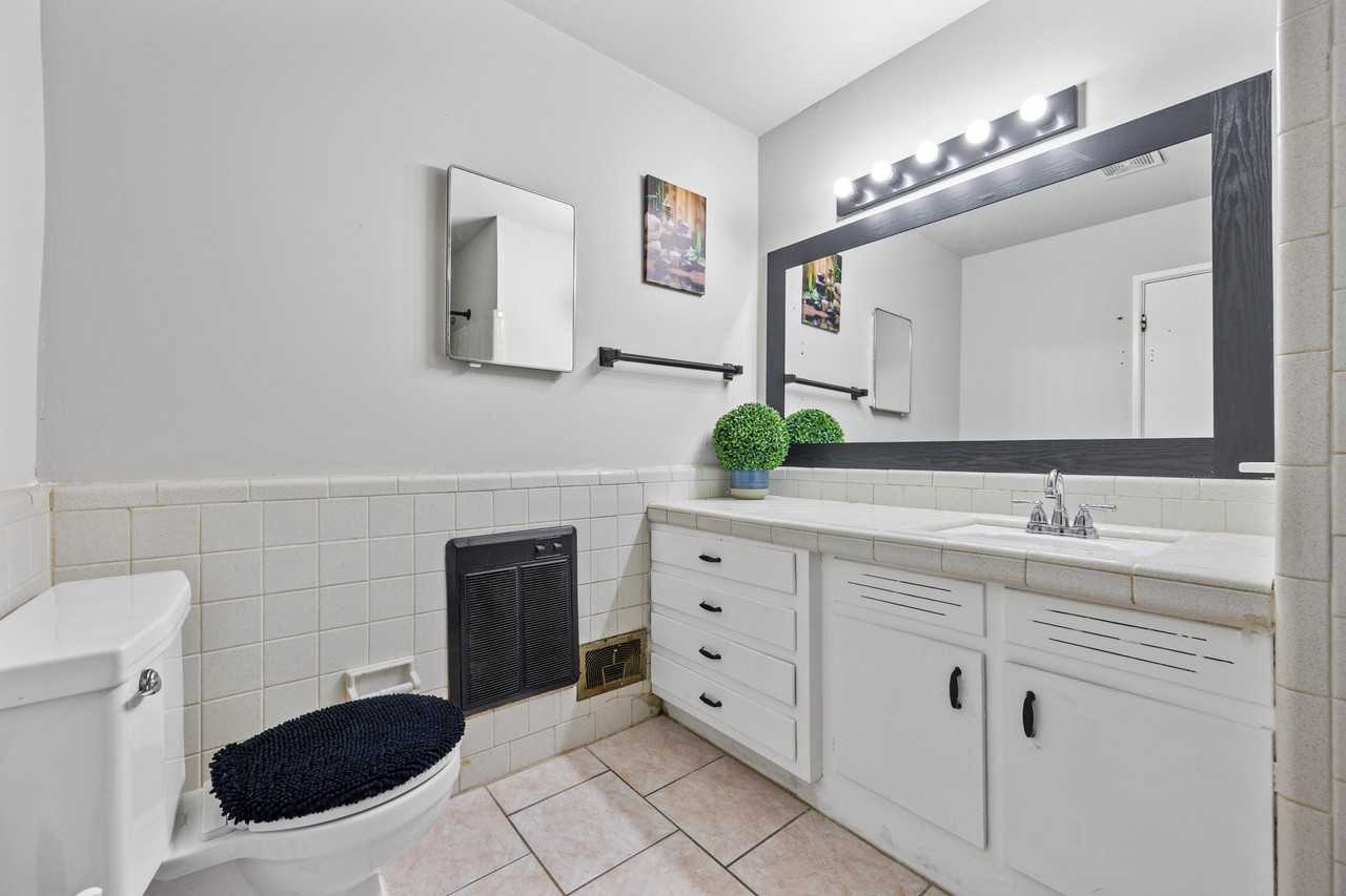 Delowe Pl Sw - Photo 2 of 11