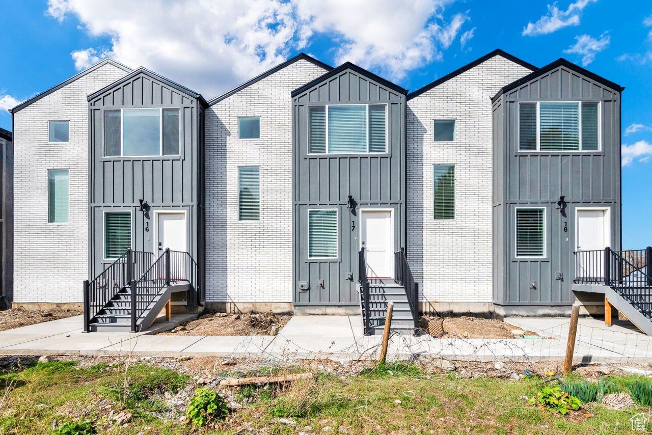 2925 S Highway 89 Ste 15 - Photo 2 of 25