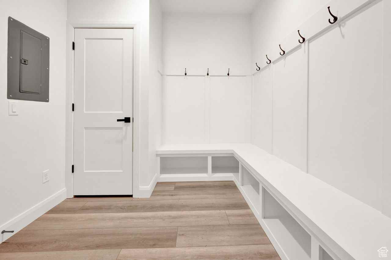 2925 S Highway 89 Ste 15 - Photo 3 of 25