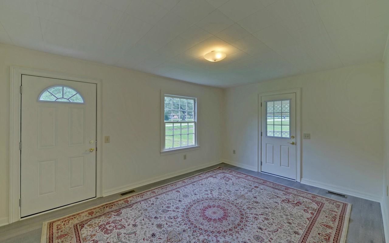 817 Athens St - Photo 3 of 31