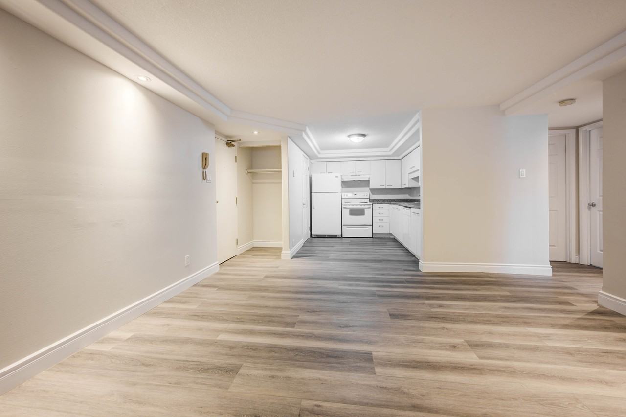 565 Greenfield Avenue #203 - Photo 7 of 21