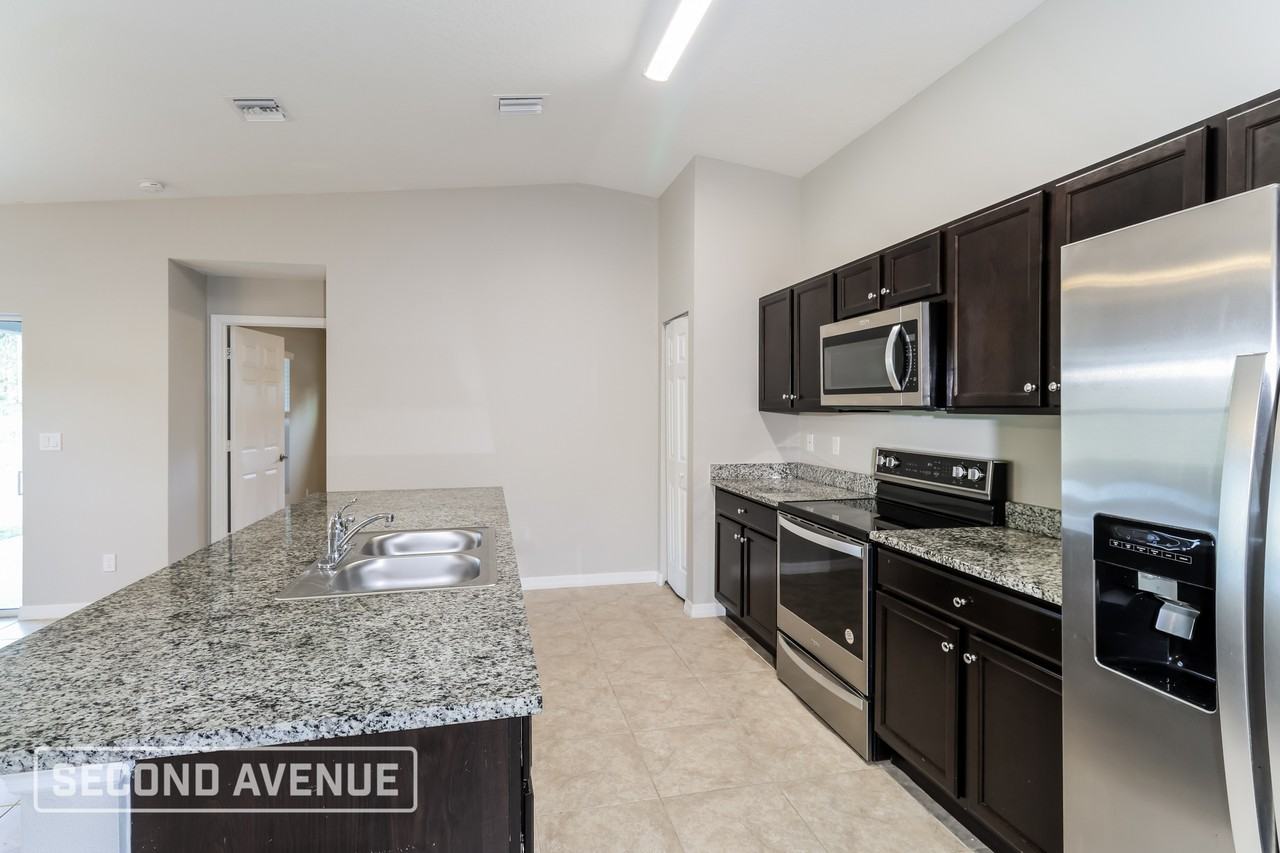 594 Topeka Rd Sw - Photo 2 of 27