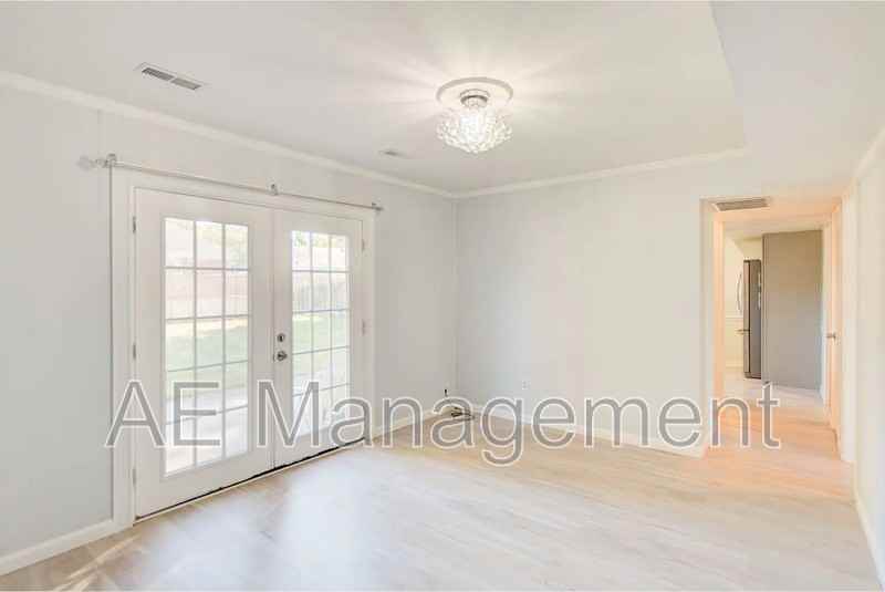 1373 Coral Pl - Photo 2 of 19