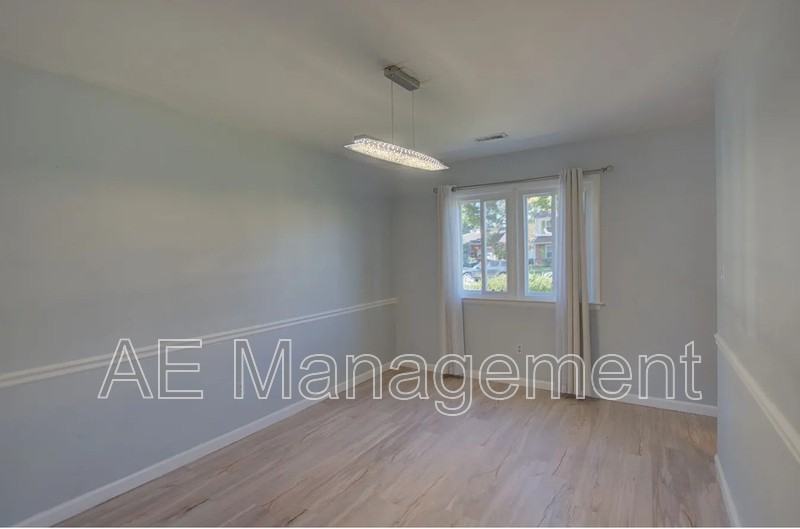 1373 Coral Pl - Photo 3 of 19