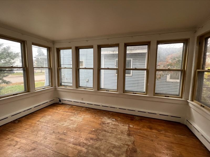 60 60/62 Tayco Street - Photo 2 of 11