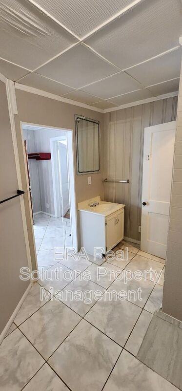 206 West Main Street - Photo 5 of 7