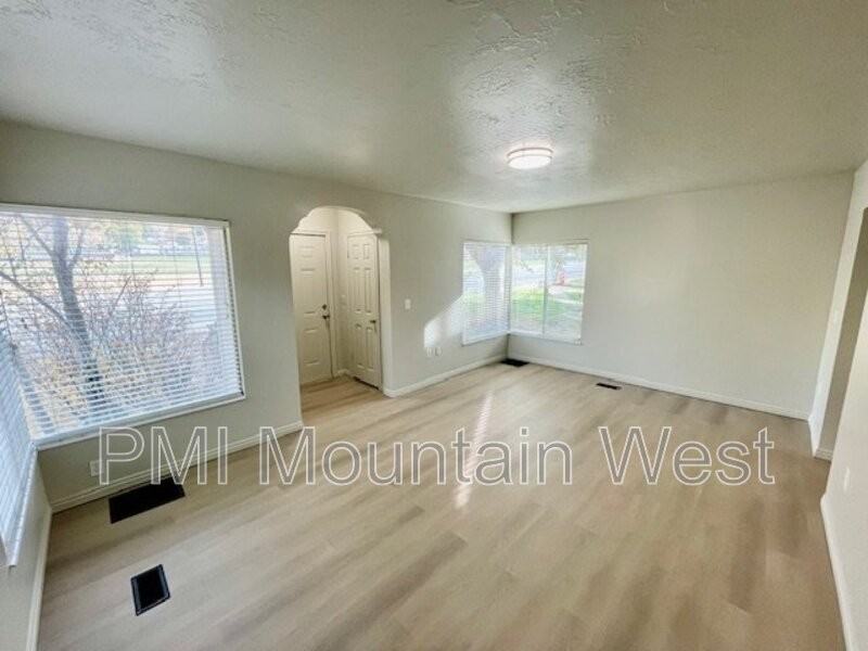 2903 Harrison Blvd - Photo 7 of 19