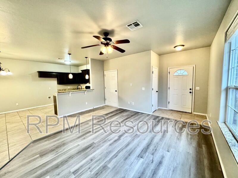 113 Bison Court Way - Photo 4 of 20