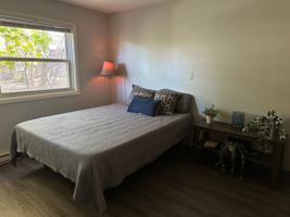 featured image of 383 College St