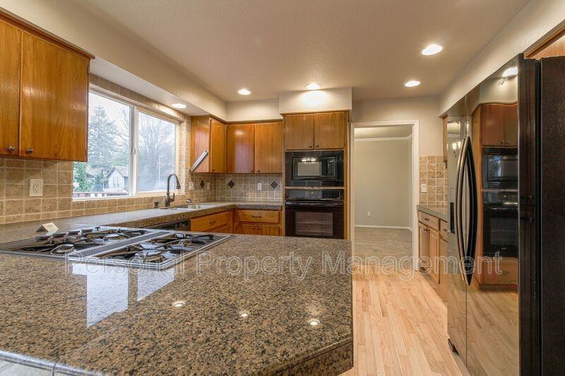 8012 Nw 11th Ct - Photo 5 of 22