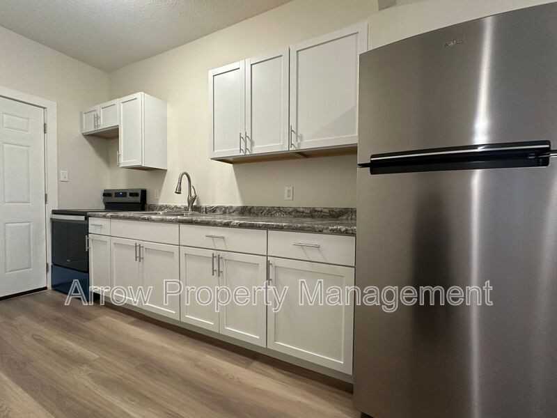 1522 D St #1524 - Photo 2 of 8