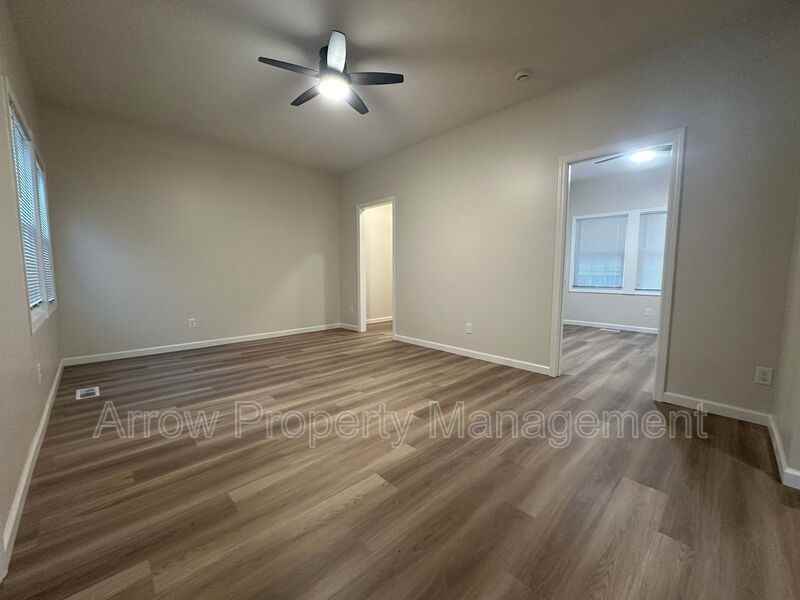 1522 D St #1524 - Photo 3 of 8