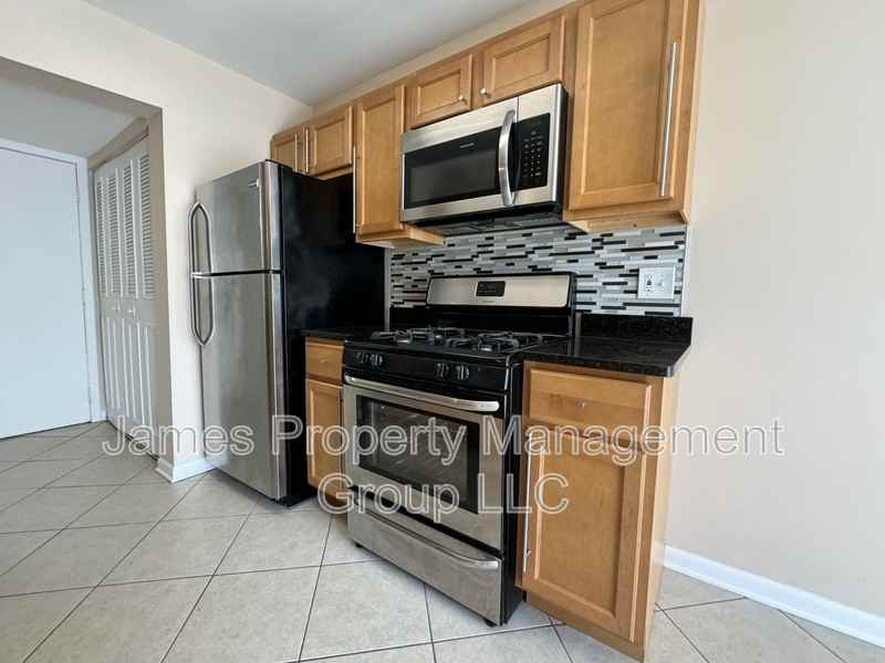 1062 Hampton Harbor Dr - Photo 6 of 20