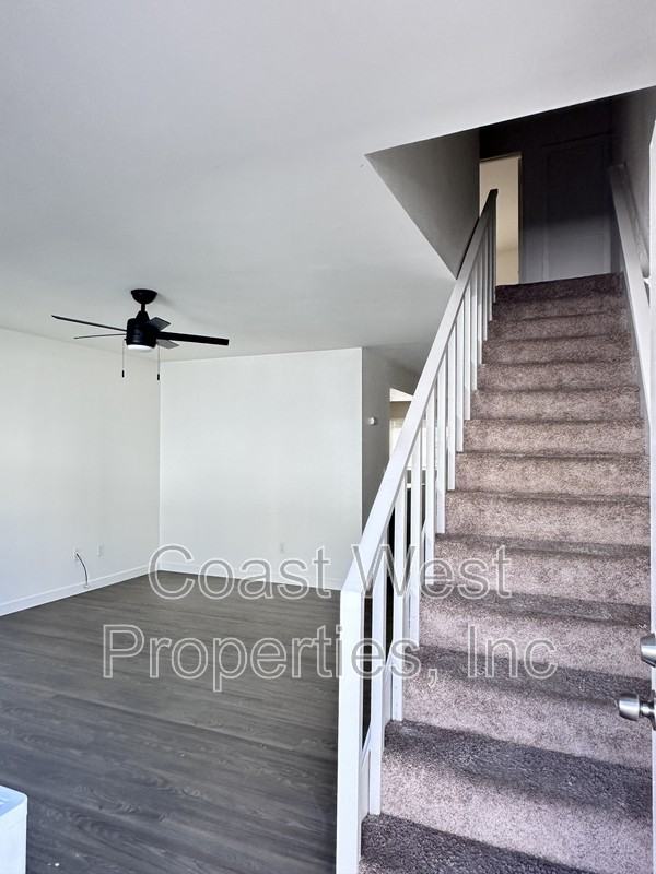 1174 Cypress Ave - Photo 2 of 23