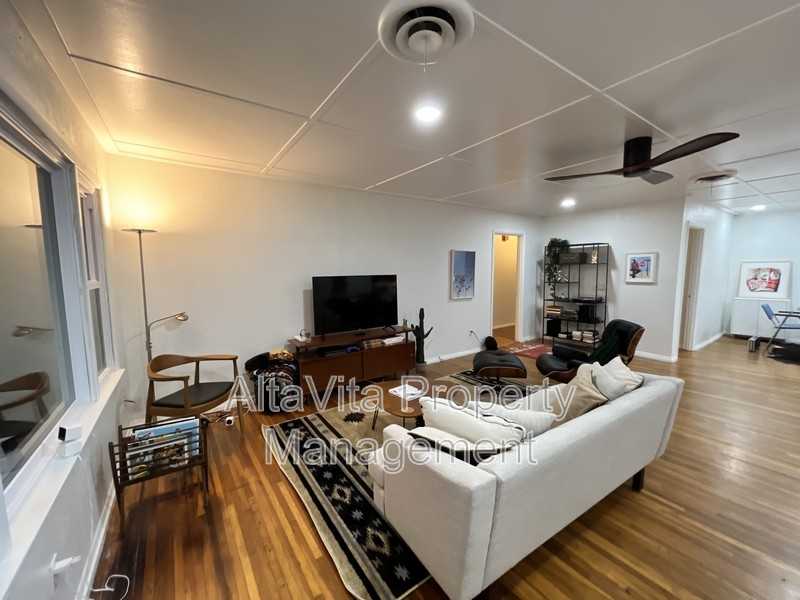 224 Mcgee Dr - Photo 2 of 21