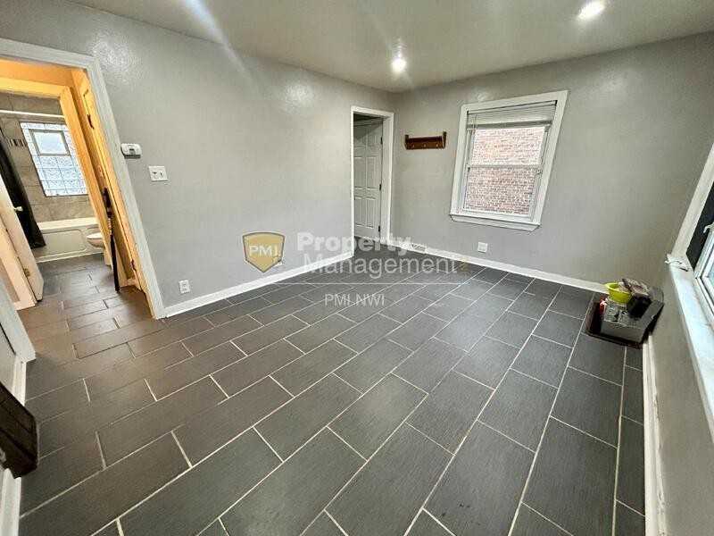 1119 173rd St - Photo 3 of 35