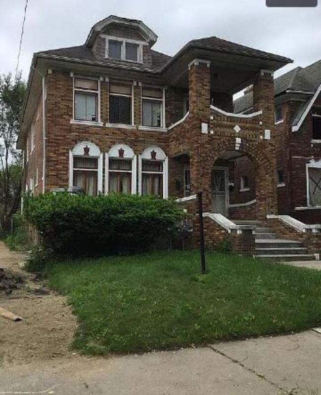 2707 Leslie St - Photo 2 of 19