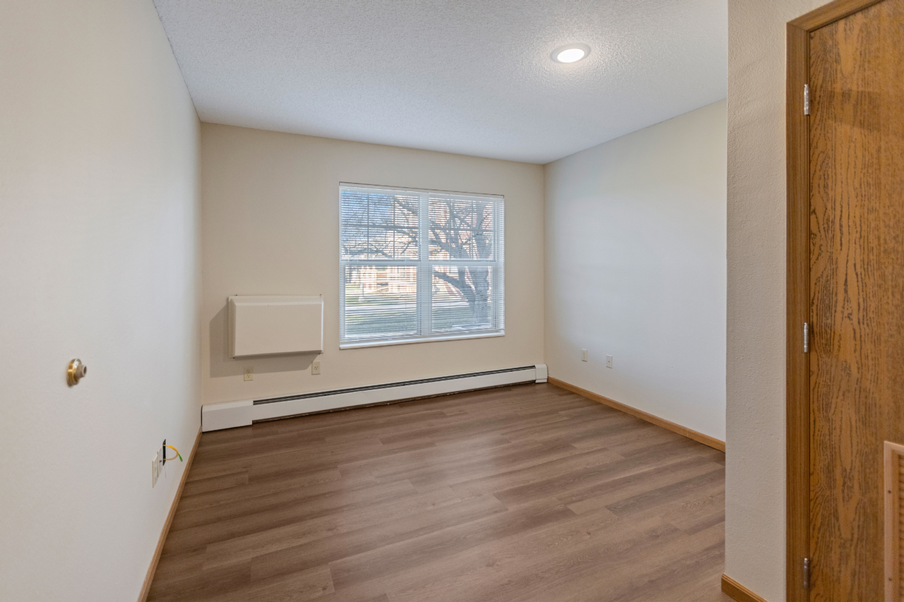 Kenyon Garden Apartments - Photo 3 of 25