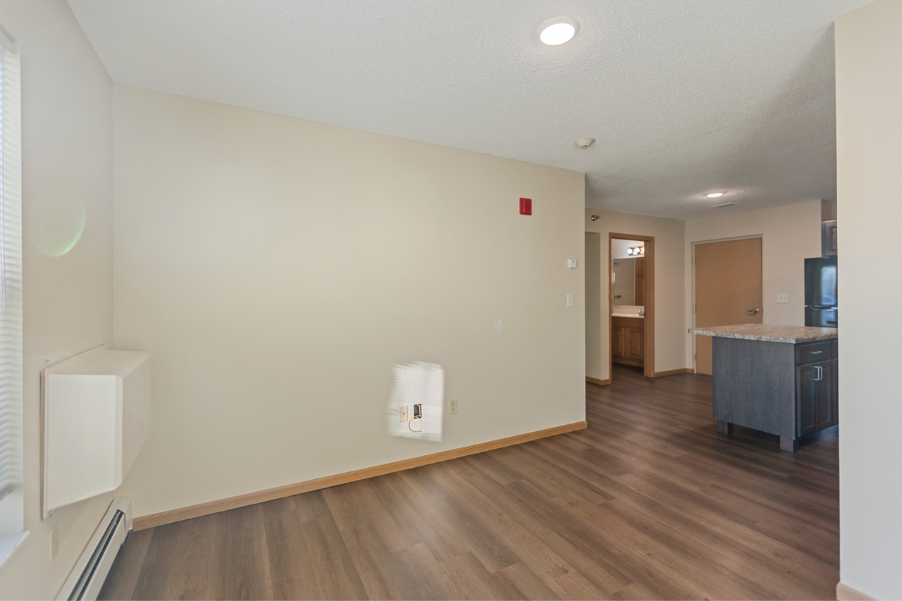 Kenyon Garden Apartments - Photo 3 of 15