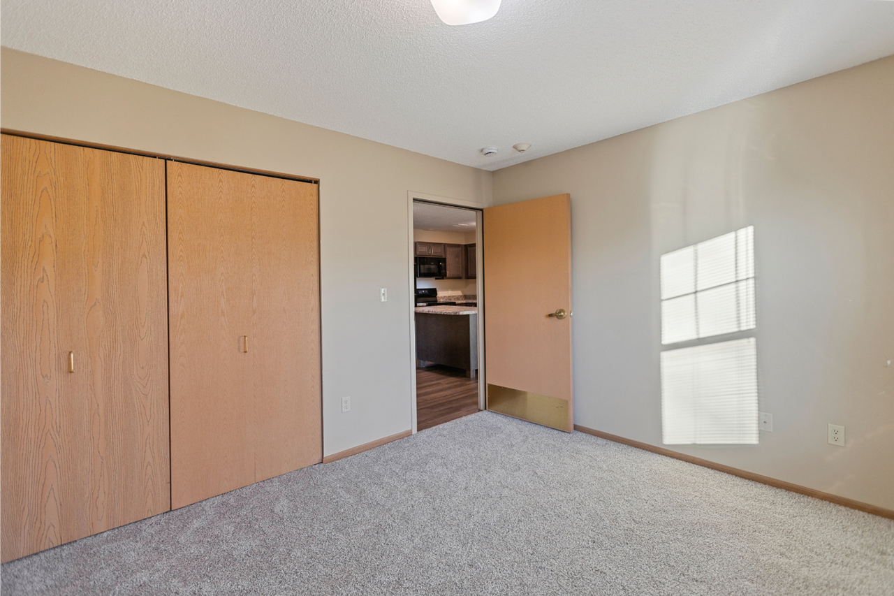 Kenyon Garden Apartments - Photo 5 of 15